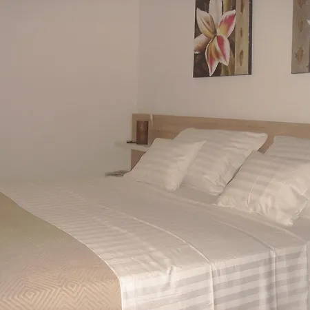 劳勒斯i号别墅公寓 Kožino