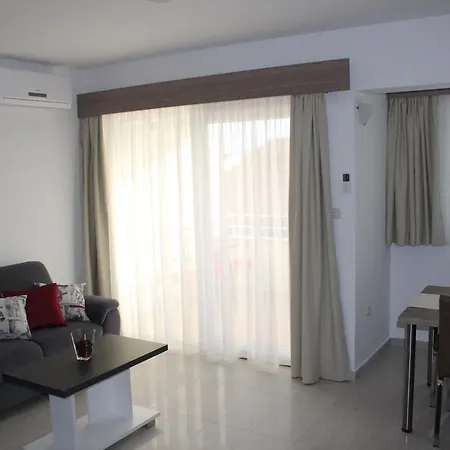 Laurus I Appartamento Kožino