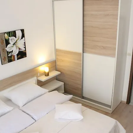 Laurus I Appartamento Kožino