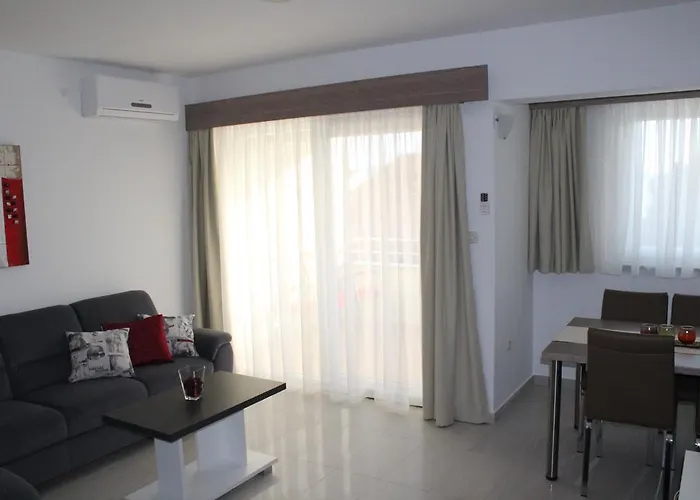 Laurus I Apartament Kožino