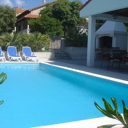 Apartment Laurus I Kožino