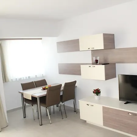 Laurus I * Kožino