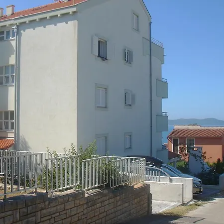Laurus I Apartament *