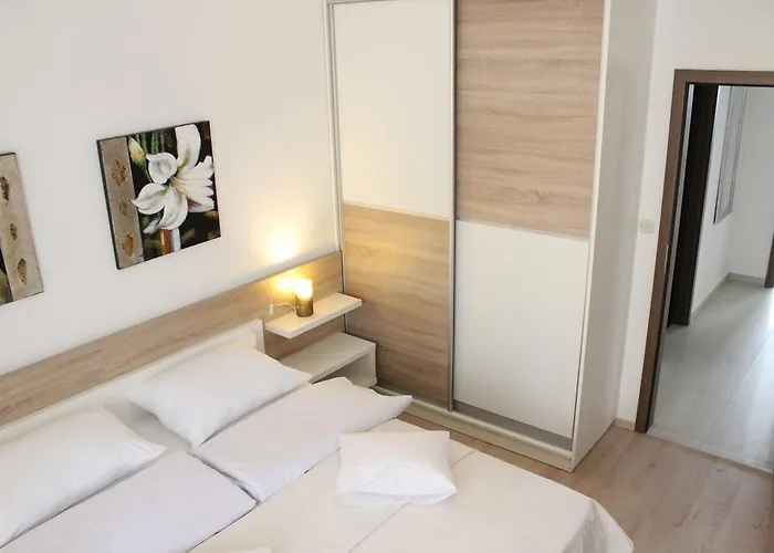 Laurus I Apartman Kozino